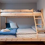 Ks Modern & Cozy Flat 20 Min From Centre דירה *